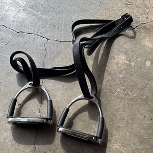 Black Leather Stirrup Belt